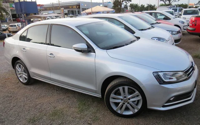 VW Jetta 2015 Highline TSI Prata