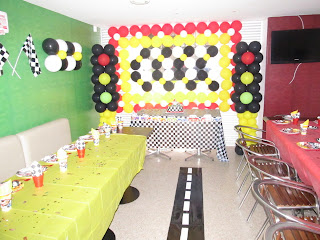 DECORACION CON GLOBOS HOT WHEELS MEDELLIN