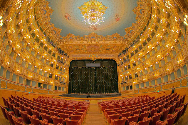 224 let benátského divadla La Fenice