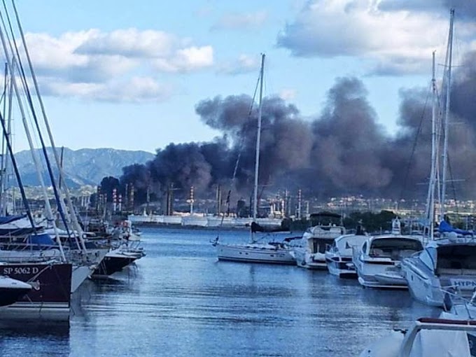 NUVOLE DI FUMO AVVOLGONO ANCORA IL CIELO DI MILAZZO