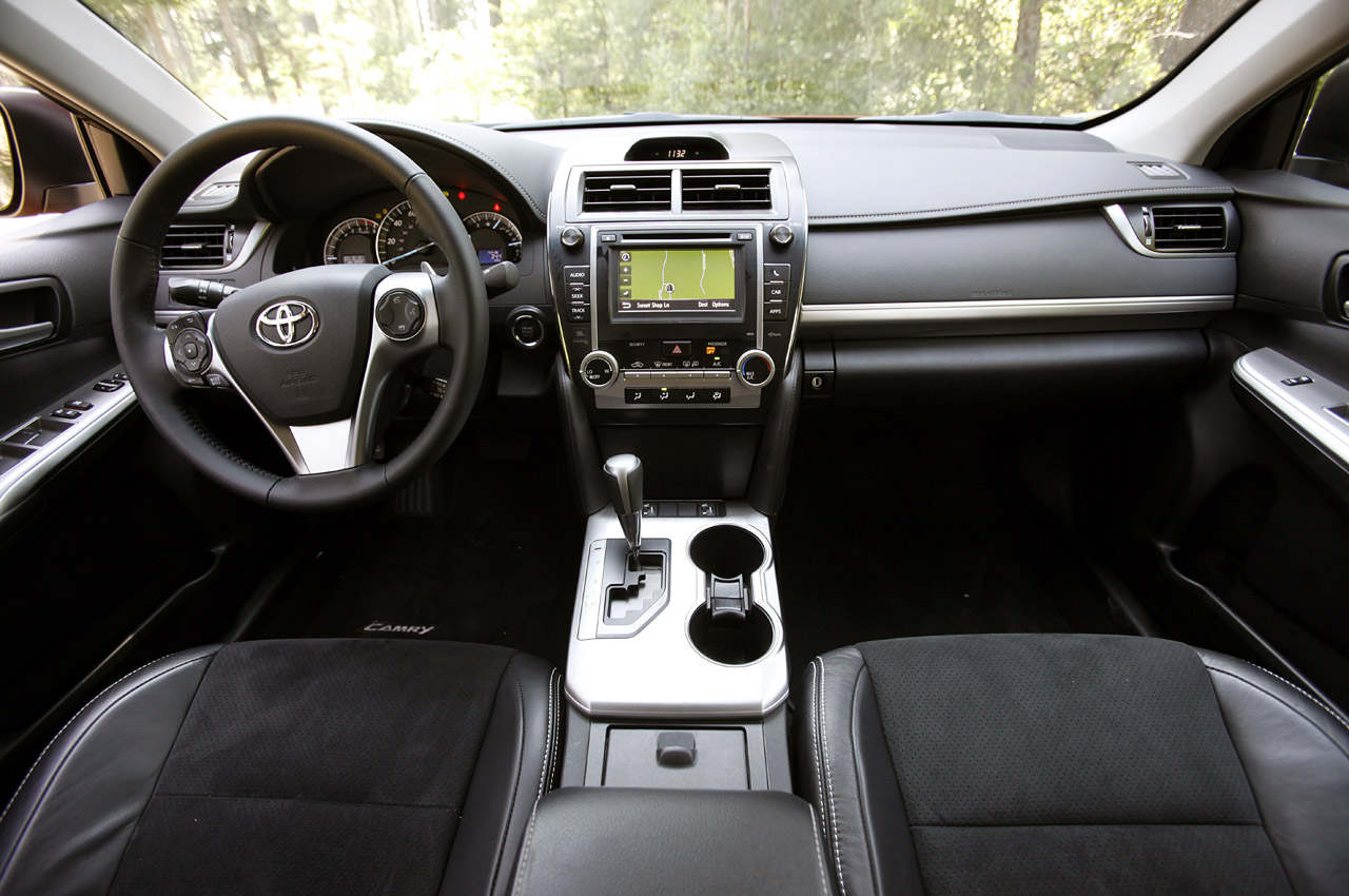 Tudo sobre o Toyota Camry 2012