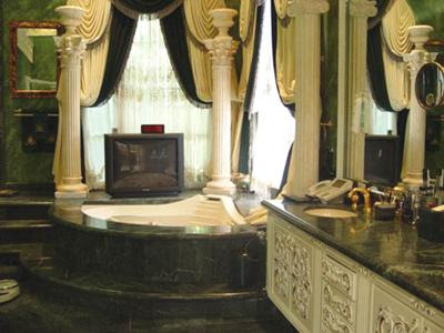 luxury bathroom