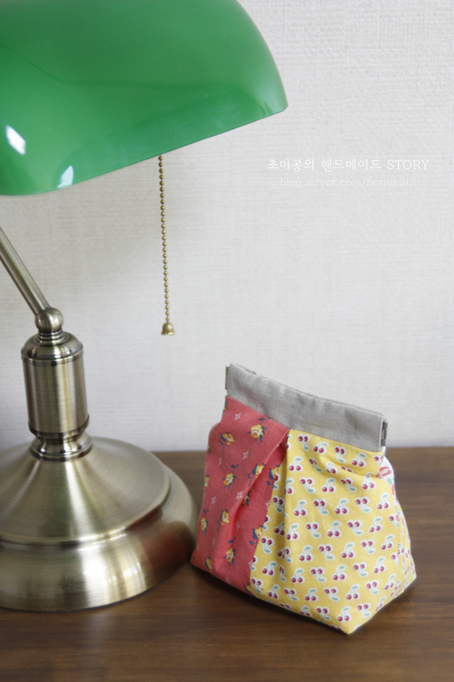 How to Sew Fabric Gift Bags - Free Photo Tutorial. 