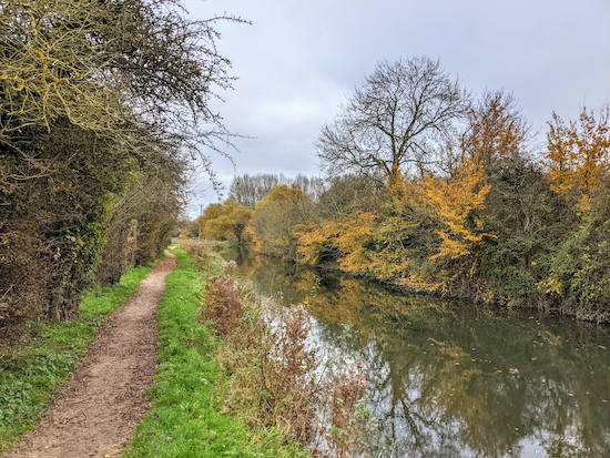 The towpath where it becomes Sawbridgeworth footpath 43