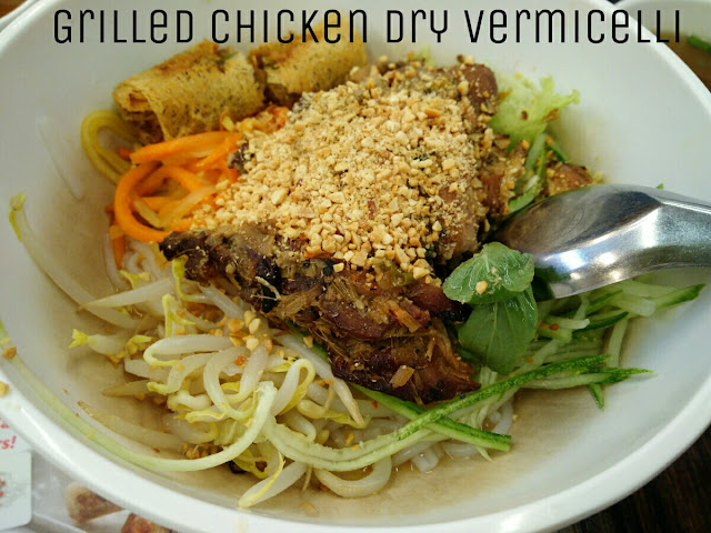 Paulin's Munchies - Pho Street at Westgate - Grilled Chicken dry Vermicelli