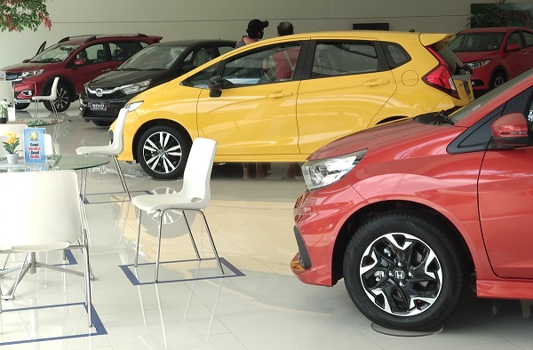 Beragam Mobil Honda Di Pajang Di Showroom Mobil Honda