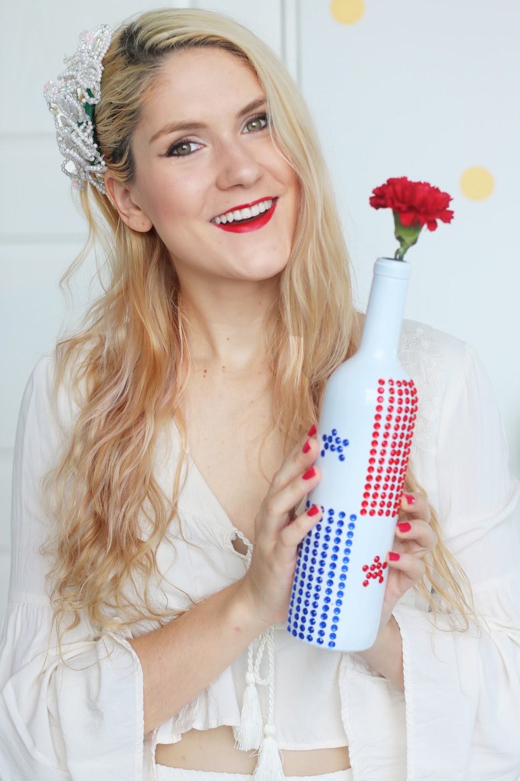 Pretty Panama flag vase tutorial for celebrating Fiestas Patrias