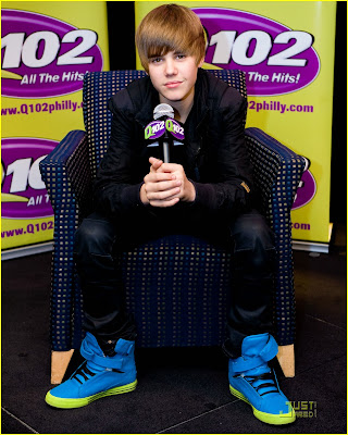 justin bieber running shoes. justin bieber blue shoes