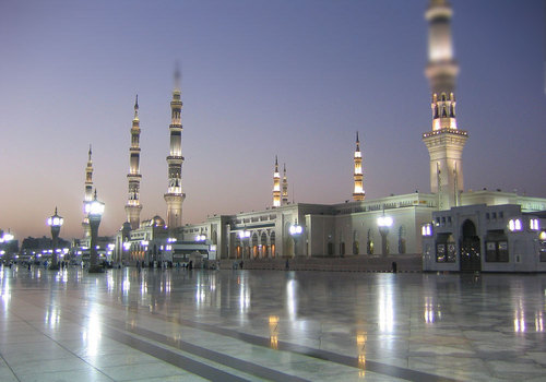 HD Medina Mosque in Night Wallpapers