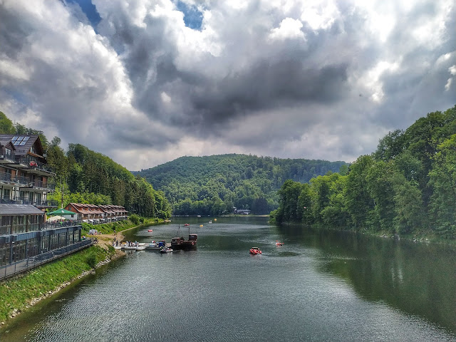 Jezioro Bystrzyckie-ośrodek wypoczynkowy w okolicy Zamku Grodno