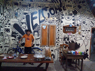 Cafe dengan Doodle Art by Roby