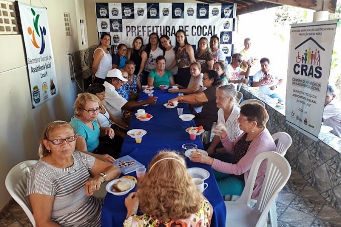 Idosos participam de manhã de atividades do grupo Reviver EM cOCAL