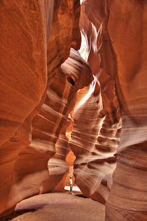 HDR image of Upper Antelope Canyon, Page, Arizona – Luca Galuzzi - www.galuzzi.it (CC-by-SA-2.5)