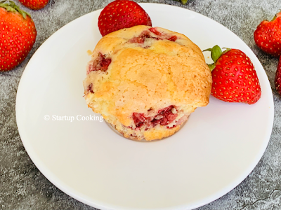 STRAWBERRY MUFFIN