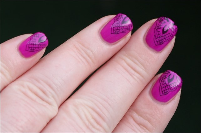 Magenta Lace Nageldesign 6
