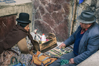Женщины на рынке в Боливии