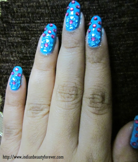 blue nail art