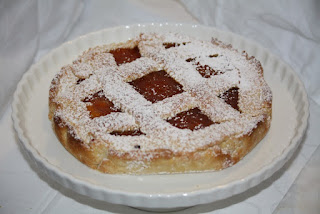 Crostata con marmellata di albicocche