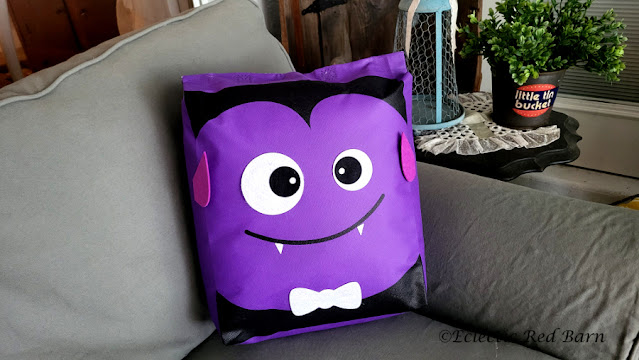 DIY Halloween Pillows. Share NOW. #eclecticredbarn #DIY #dollartree #pillows #halloweendecor
