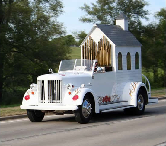 On the Move Mobile Wedding Chapel Art Car Photo by Rex Features