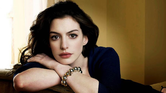 Anne Hathaway Photo