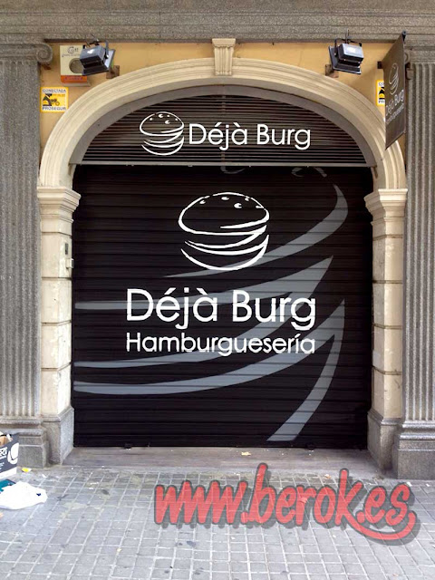 graffiti persiana hamburguesería Déjà Burg