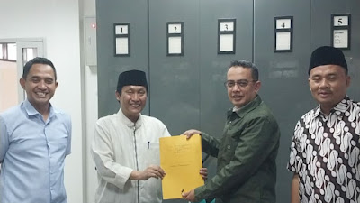 Yuk Kenalan dengan Pendaftar Pertama Pemilihan Rektor UIN Bandung Biar Ikut Keren! 