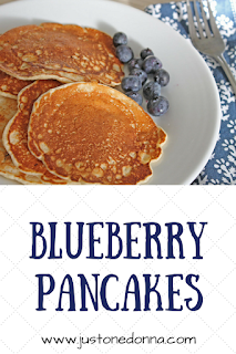 Blueberry pancakes with cinnamon and nutmeg