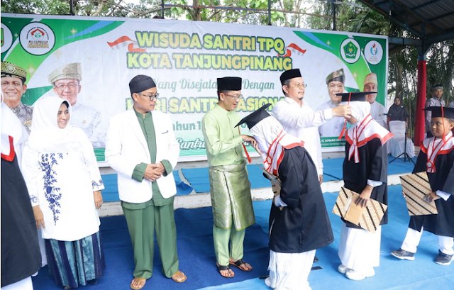 Buka Acara Prosesi Wisuda Santri, Pj Walikota Hasan : Jadikan Al Quran Sebagai Pedoman Hidup