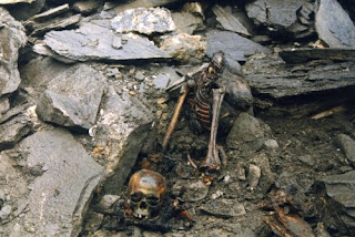 سر بحيرة الهياكل العظمية البشرية الغامضة Lake mysterious human skeletons