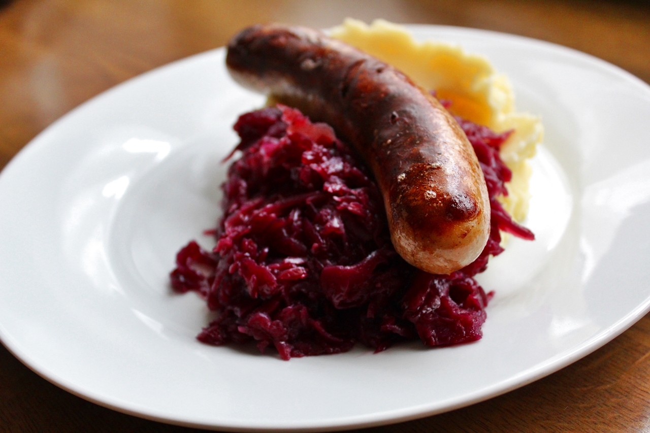 Kochen im Pott: Bratwurst mit Rotkohl und Kartoffelpüree, deftiges ...