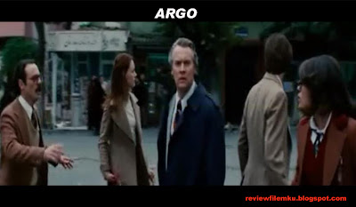 <img src="Argo.jpg" alt="Argo Enam Orang yang Berhasil Selamat">