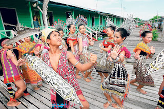 Kampung Budaya Sarawak  Tarian  Kaum Iban 