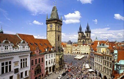 c-prague-old-town-square-1