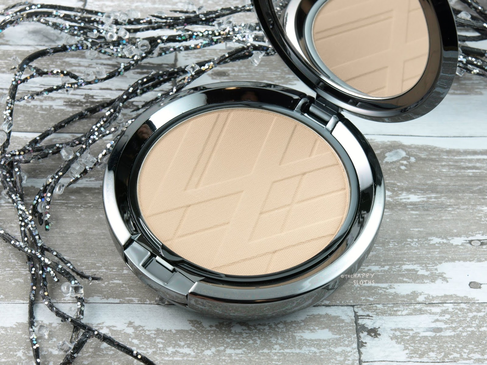 Lise Watier | Teint Multi-Fini Compact Foundation: Review and Swatches