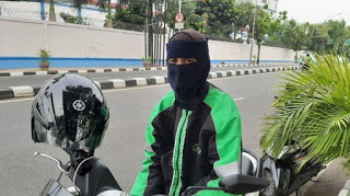 KISAH DRIVER OJOL BERCADAR, TAK BERHENTI ISTIGHFAR SAAT BAWA PENUMPANG LAKI-LAKI. 