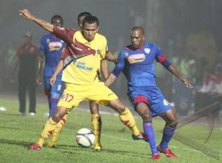 Arema vs Sriwijaya = 4-1 , Wong Gilo tak berdaya di kanjuruhan 