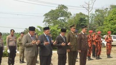 Wakil Ketua DPRD Muaro Jambi Hadiri Tabur Bunga dan Doa Bersama di Makam Pahlawan