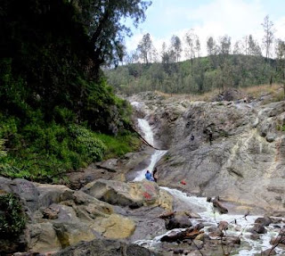 Wisata Unik 3 Air Terjun Di Dekat Daerah Gunung Ijen
