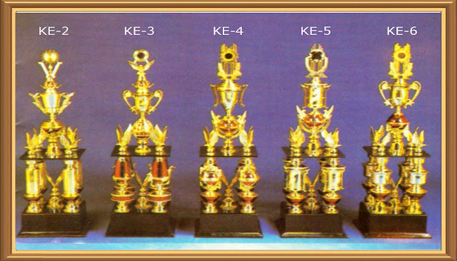 Piala Kaki Empat , Asaka trophy,piala kaki 4,Agen piala, duplikat piala, Grosir Agen Piala Murah, grosir piala, Harga Pembuatan Trophy, Harga Trophy, Pabrik Trophy Piala Online,