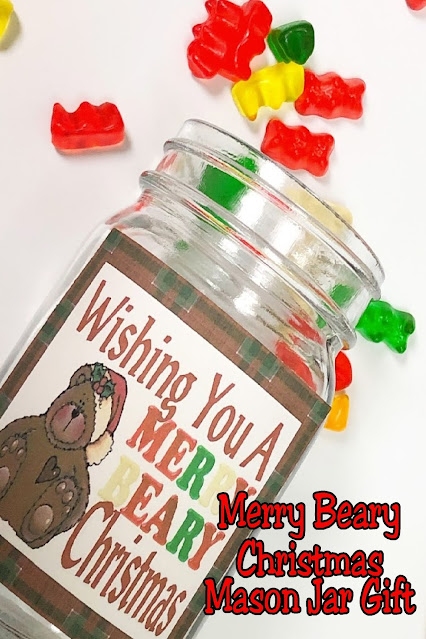 Wish all your friends, family, and coworkers a Merry Bear Christmas with this yummy mason jar gift.  This  Christmas gift idea is the perfect gift to make since it's fun, yummy, sweet, and easy to make.  Save this idea now to make this Christmas so your December will be so much easier.