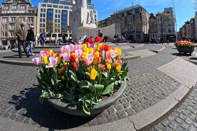 naar het monument op de Dam, foto classic cars and lifestyle