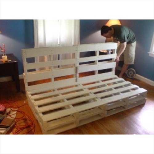 DIY Pallet Couch - Attractive Addition for Living Room 
