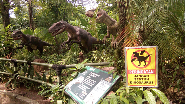 Taman Legenda TMII, taman dinosaurus
