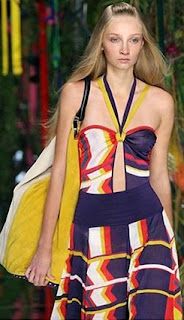 3. Paris Fashion Week Spring 2008 Bright Colors And Flowers
