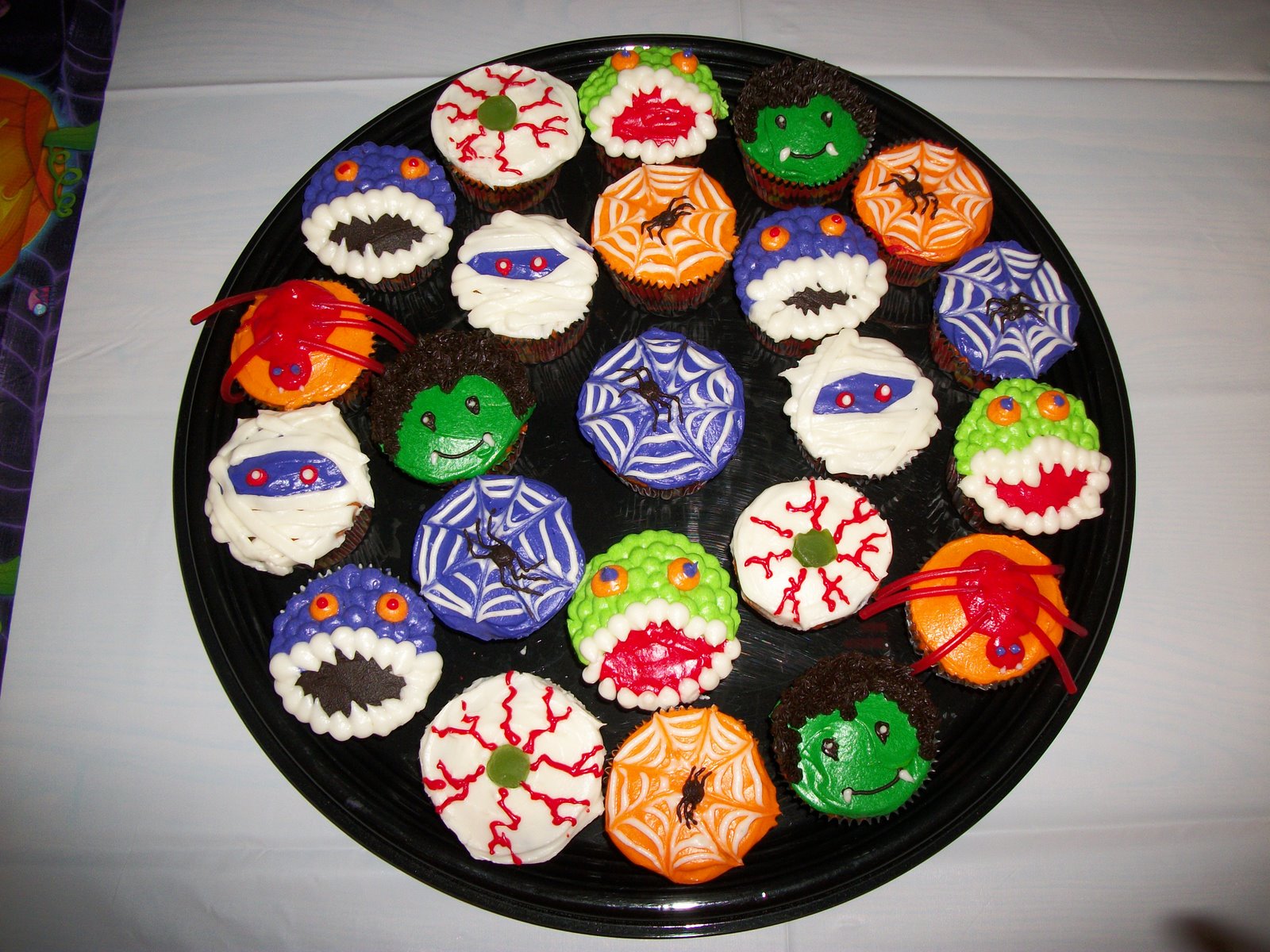 halloween cakes for kids birthday here are the halloween birthday cupcakes for the kids party for my son 