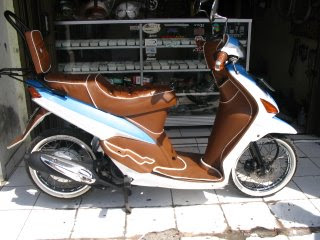  Mio Scooter Retro Style Modification