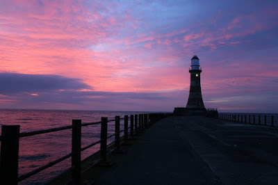 image: https://pixabay.com/photos/lighthouse-sunrise-sky-rising-sun-283091/