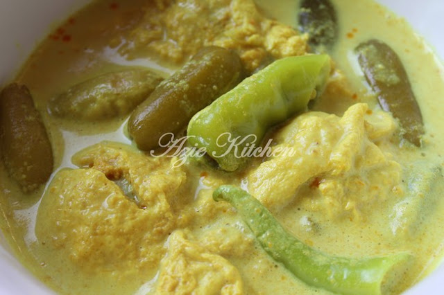 Gulai Lemak Telur Masin - Azie Kitchen