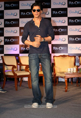 Shahrukh Khan at Gojiyo Ra.One Contest Winners event